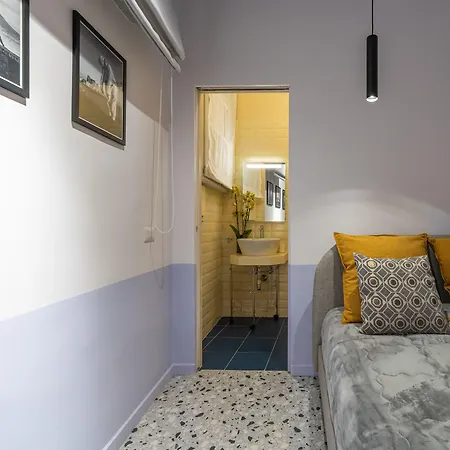Oda ve Kahvaltı Teatro Toledo 272 Napoli