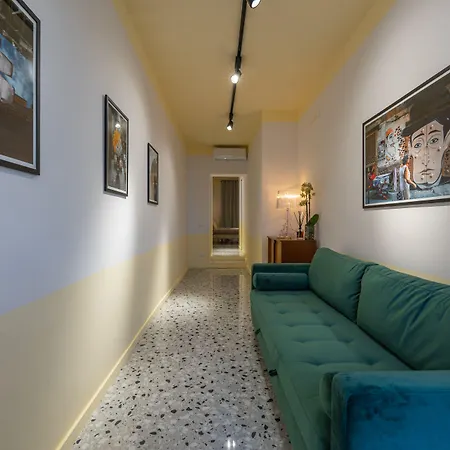 Teatro Toledo 272 Oda ve Kahvaltı Napoli