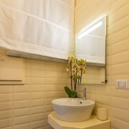 Teatro Toledo 272 Bed & Breakfast 4*